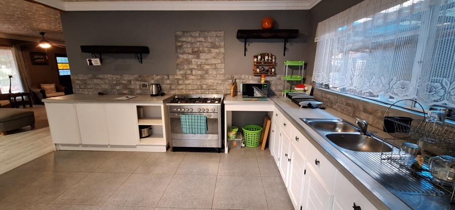 4 Bedroom Property for Sale in Riversdale Western Cape